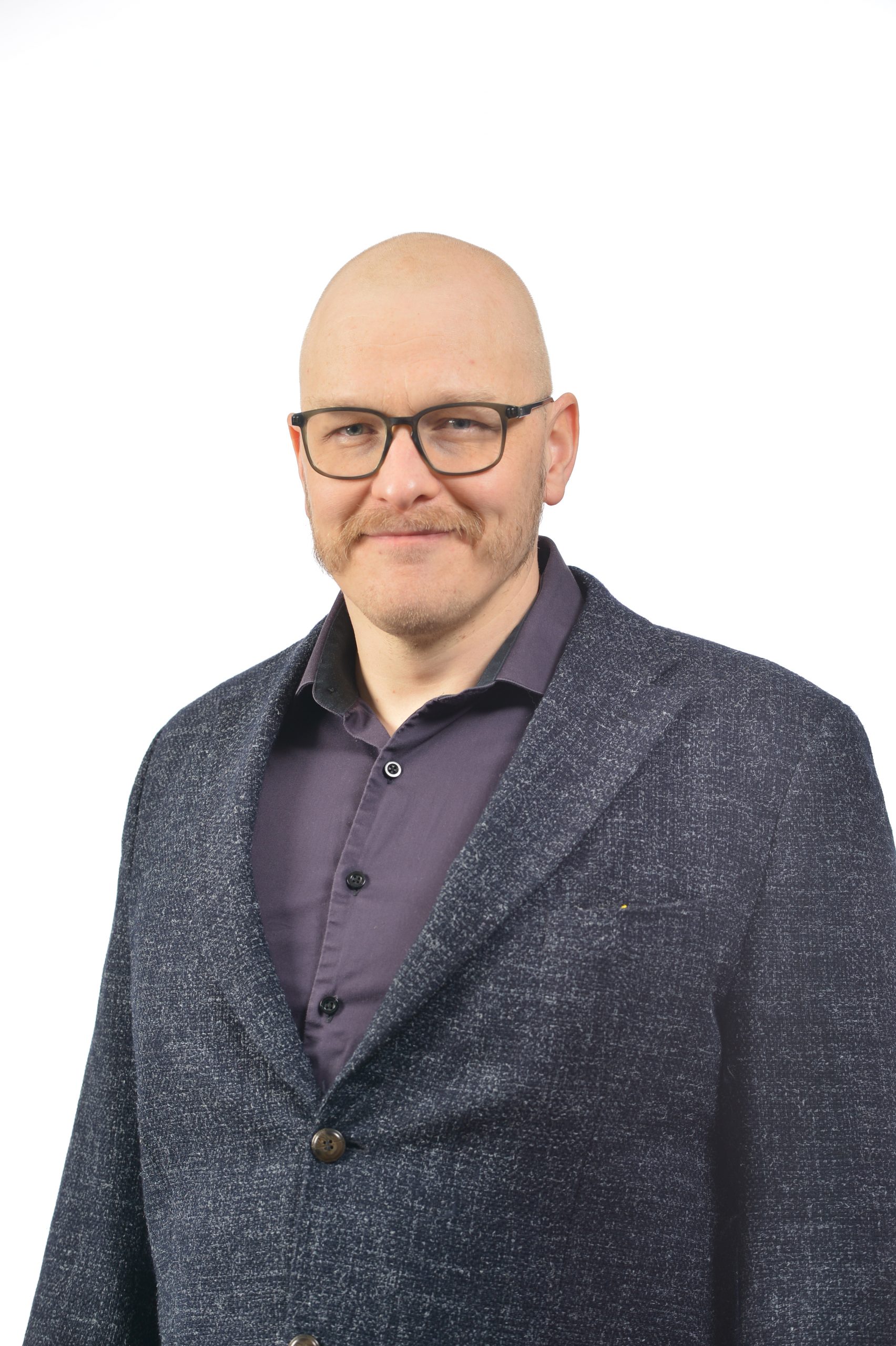 Kirjoitus Uutis-Jousi 4.11.  -Koronarokotteen pakollisuudesta hoitotyössä